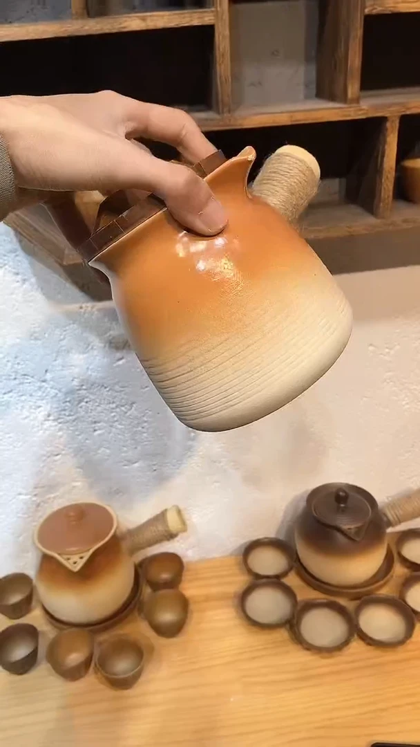 【闪购商品】1000ml大月牙罐罐壶+木盖