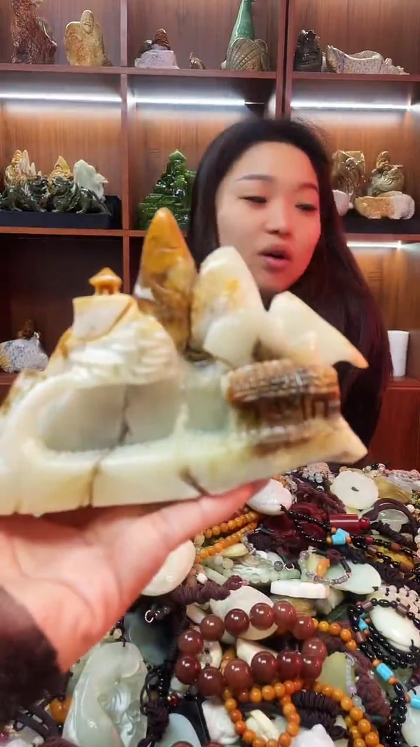 未镶嵌蛇纹石玉摆件