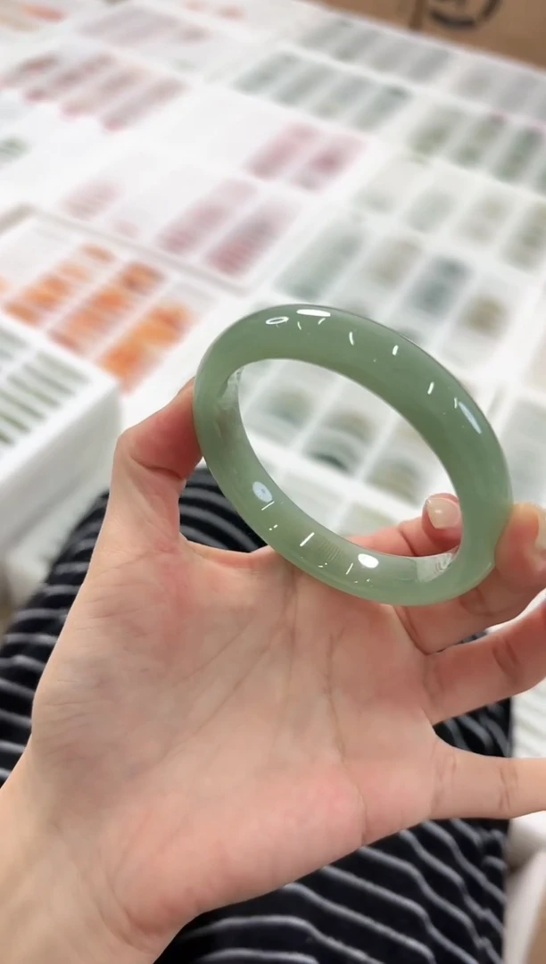 未镶嵌手镯石英质玉23-56D