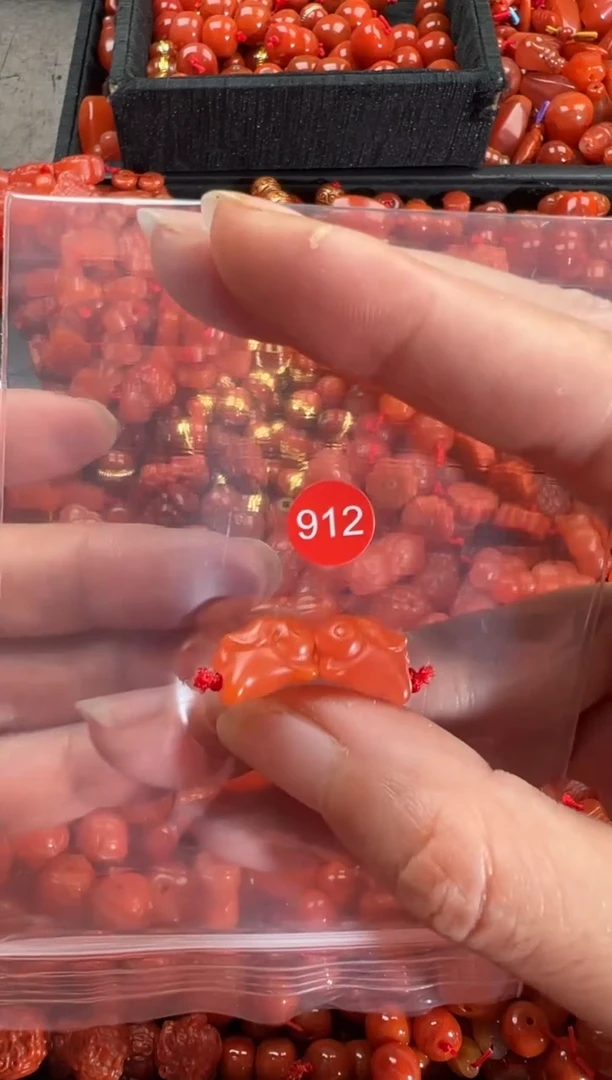 【闪购商品】南红玛瑙颈饰未镶嵌1