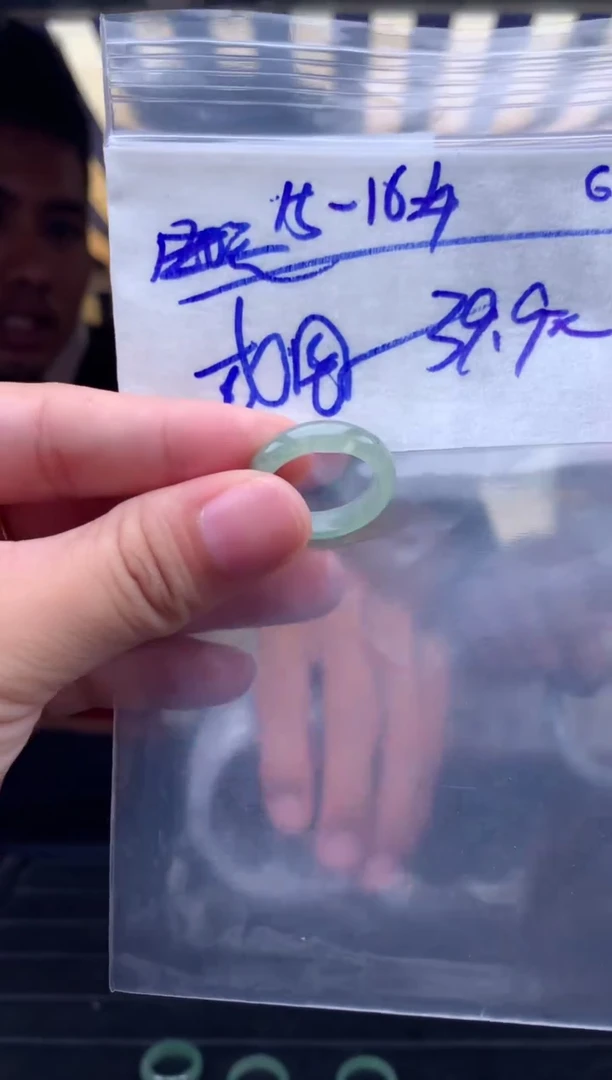 定制翡翠未镶嵌毛货需精细抛光拍一发一