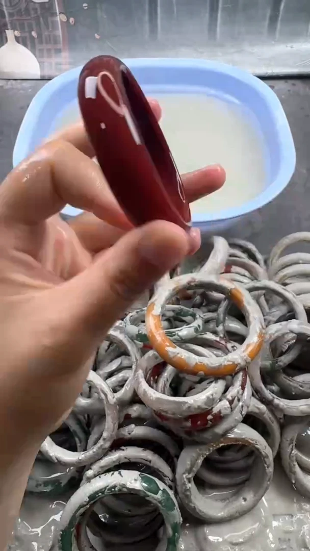 石英质玉手镯未镶嵌4