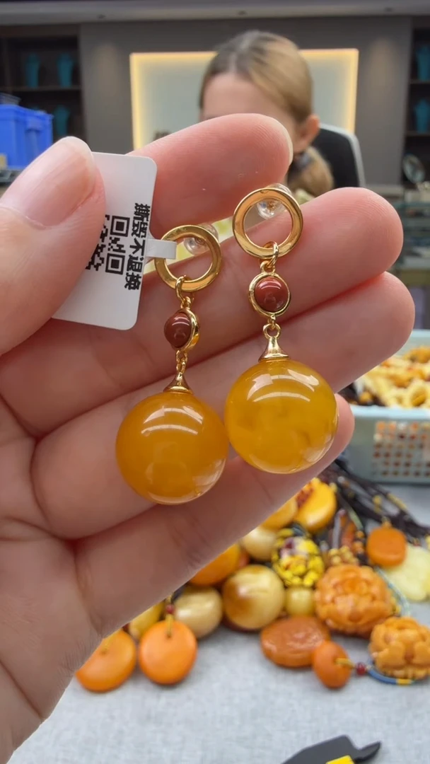 未镶嵌琥珀耳饰19秒拍号   假一赔三