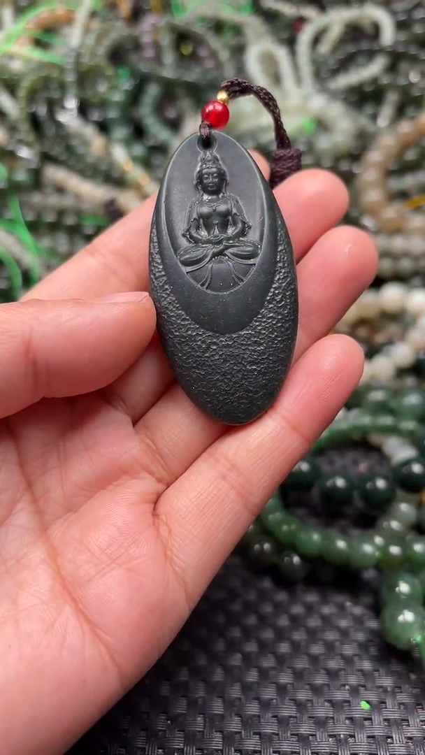 颈饰未镶嵌和田玉1