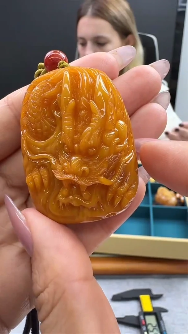 【闪购商品】琥珀颈饰未镶嵌519秒拍号
