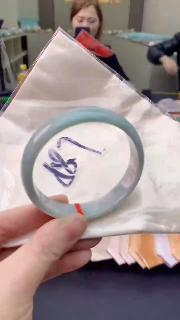 翡翠未镶嵌手镯0565825253