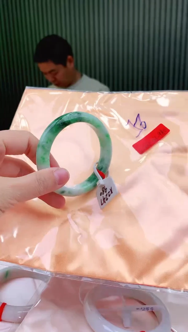 未镶嵌手镯翡翠56