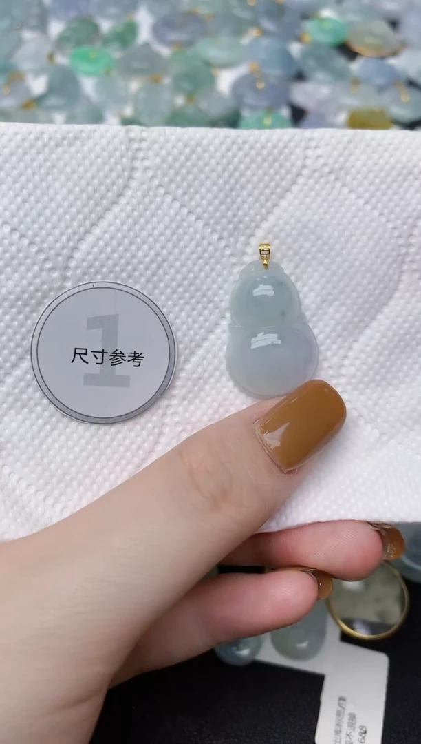 翡翠18K金镶嵌颈饰天然A货翡翠