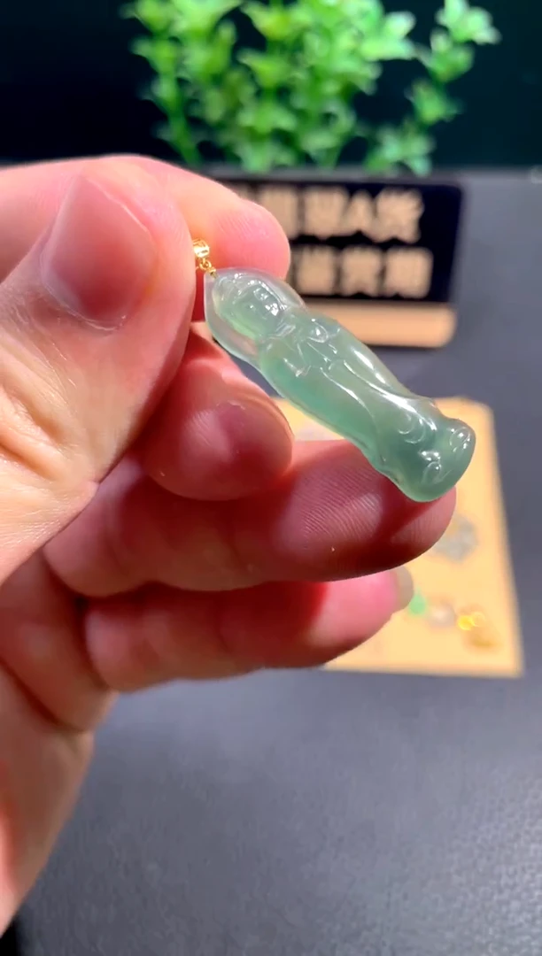 颈饰18K金镶嵌翡翠翡翠