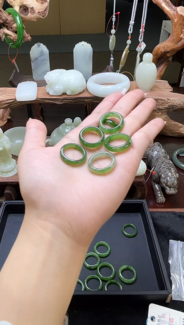 【闪购商品】和田玉戒圈未镶嵌俄罗斯碧玉阳绿戒圈17+ 多样性发一