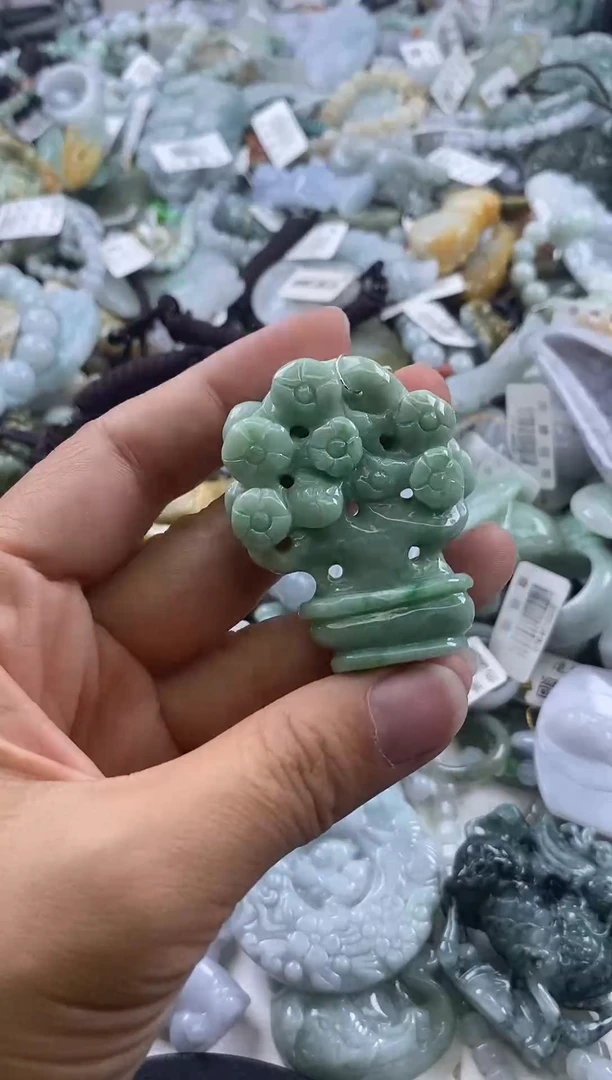 翡翠未镶嵌吊坠(不含链)001896