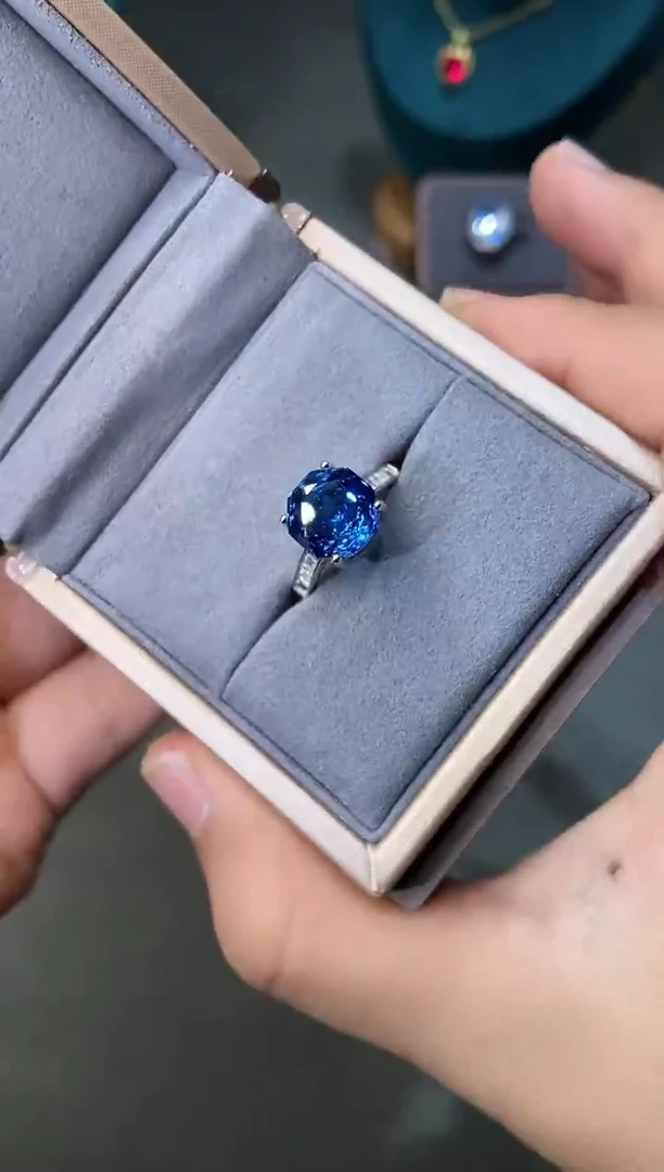 银S925镶嵌戒指托帕石........