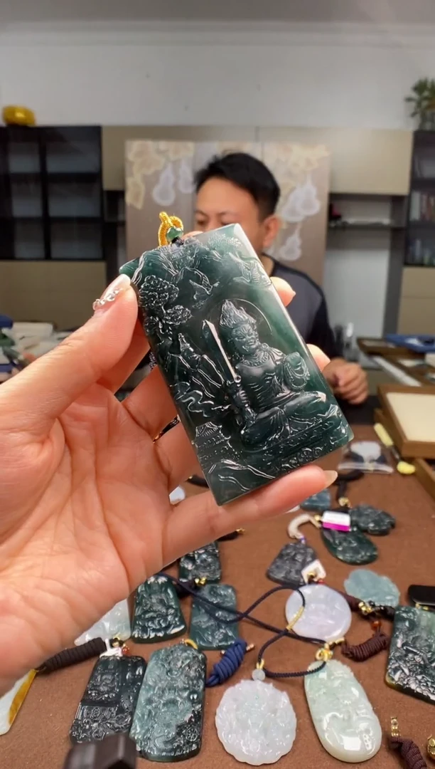 颈饰未镶嵌翡翠多样性发其一