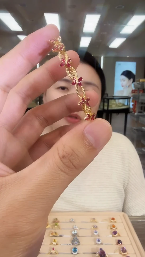 银S925镶嵌手镯红宝石18