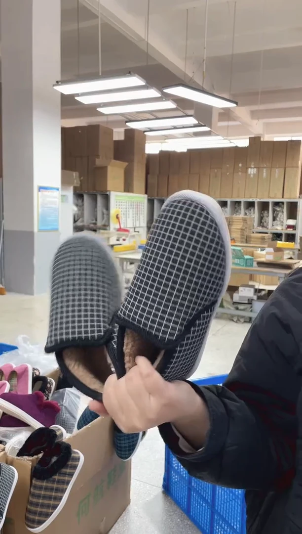 3-15黑格子棉鞋37码