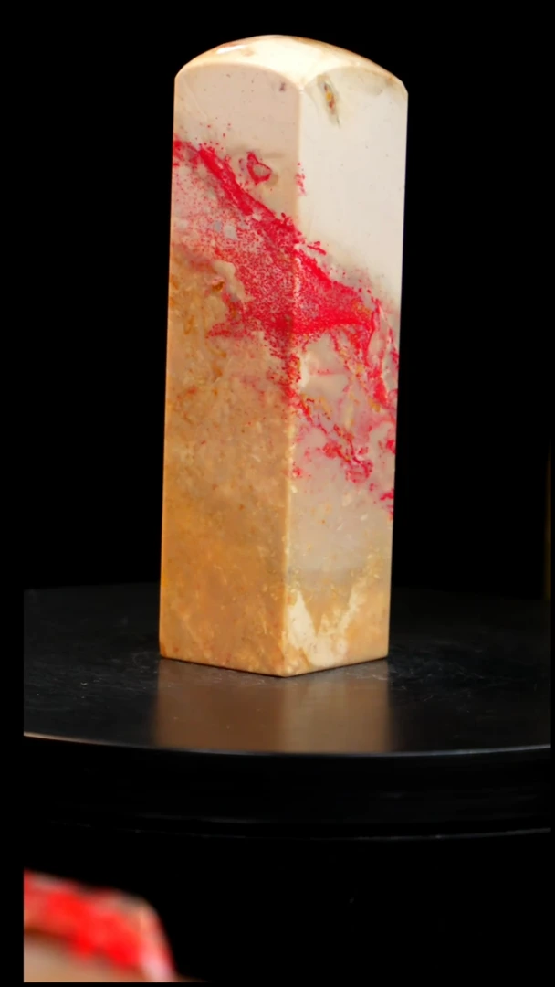 鸡血石精品瓷白鸡血石