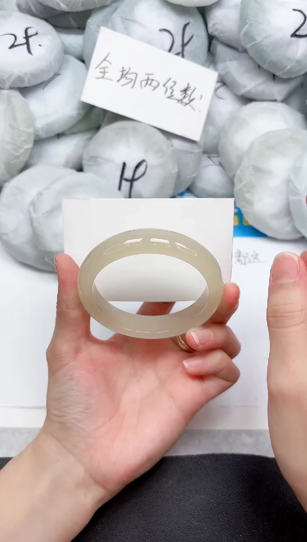 未镶嵌手镯石英质玉115-56.5