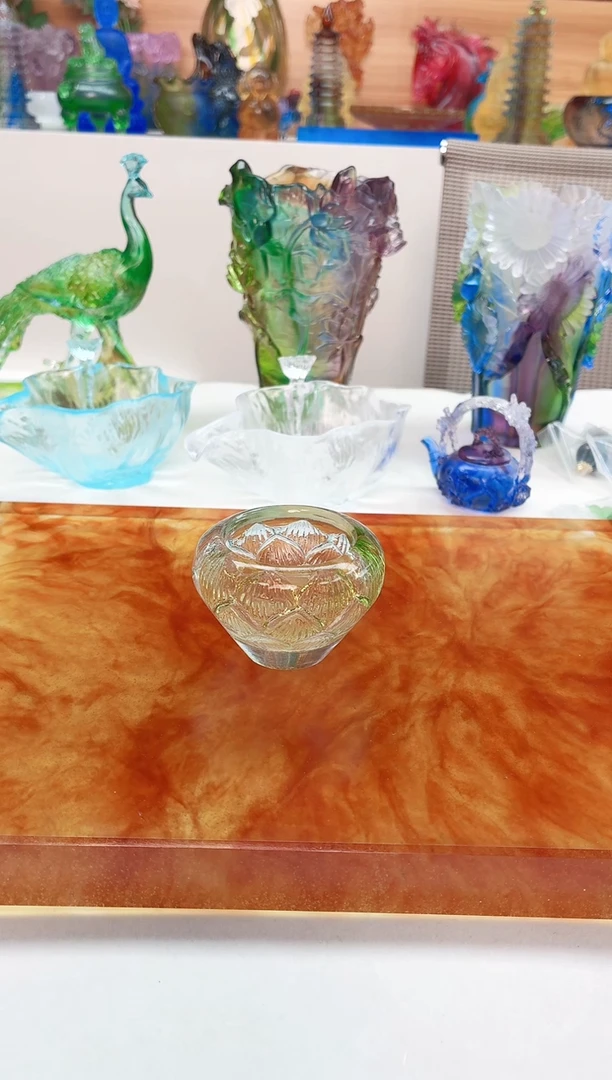 手工艺品琉璃黄绿色荷花公杯13*8公分