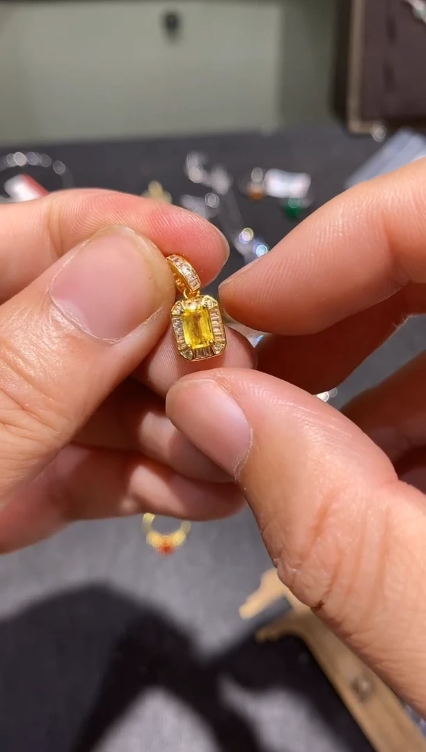 颈饰蓝宝石银S925镶嵌吊坠