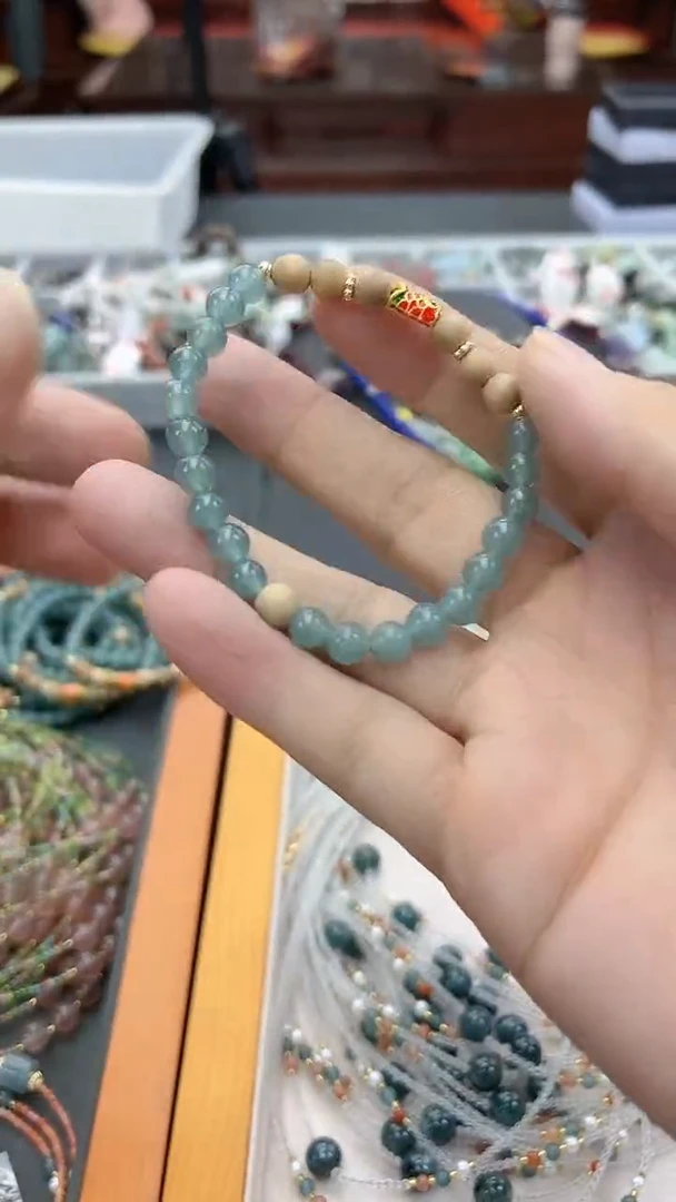 未镶嵌手链翡翠湖水蓝翡翠手链
