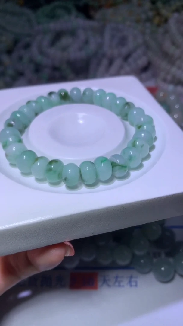 翡翠未镶嵌颈饰九**玥MXX027084