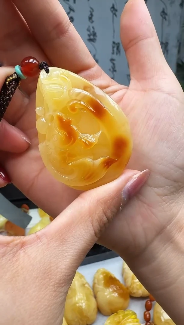 【闪购商品】琥珀裸石未镶嵌挂坠