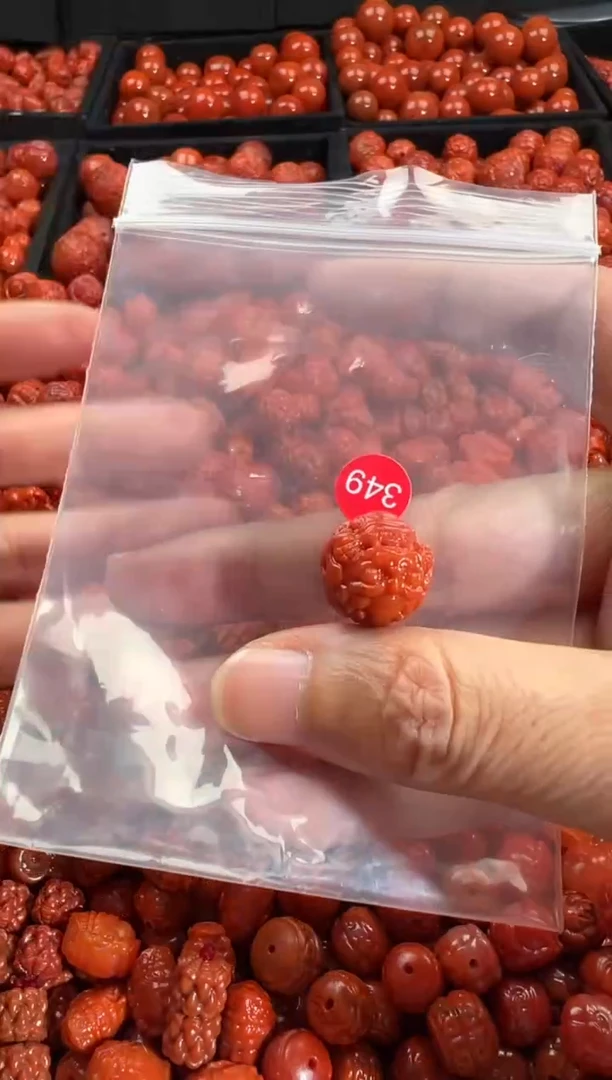 颈饰未镶嵌南红玛瑙1