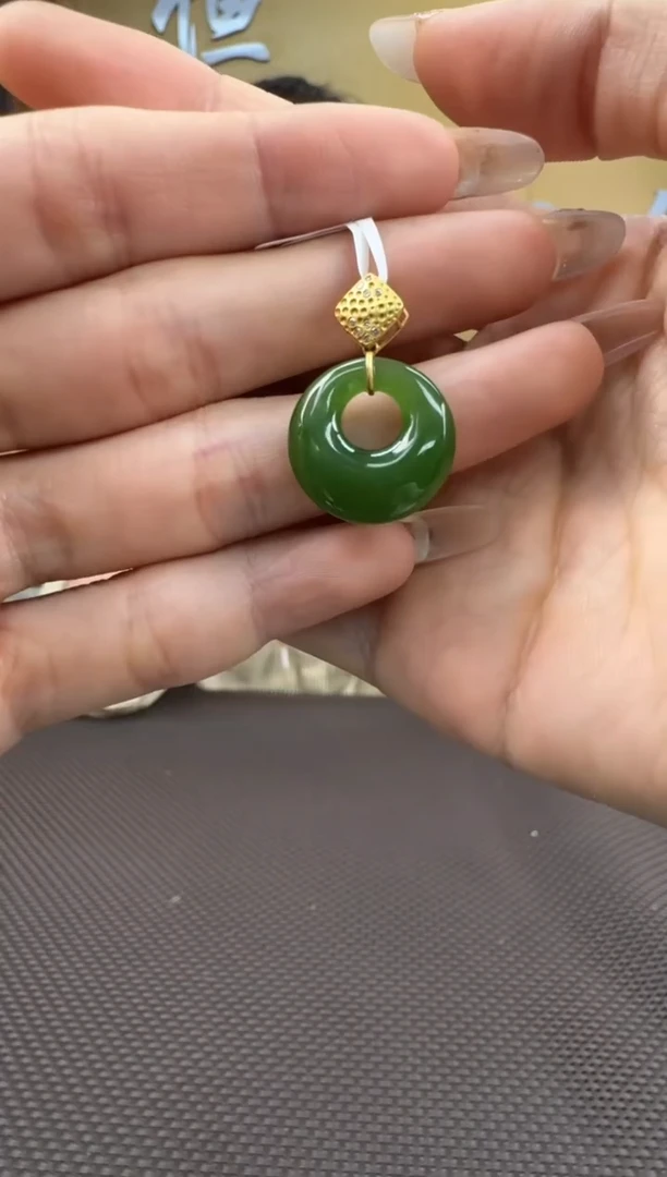 【闪购商品】和田玉挂件18K金镶嵌挂件