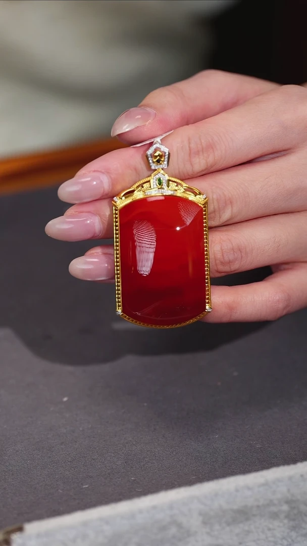 吊坠(不含链)18K金镶嵌南红玛瑙原矿D28