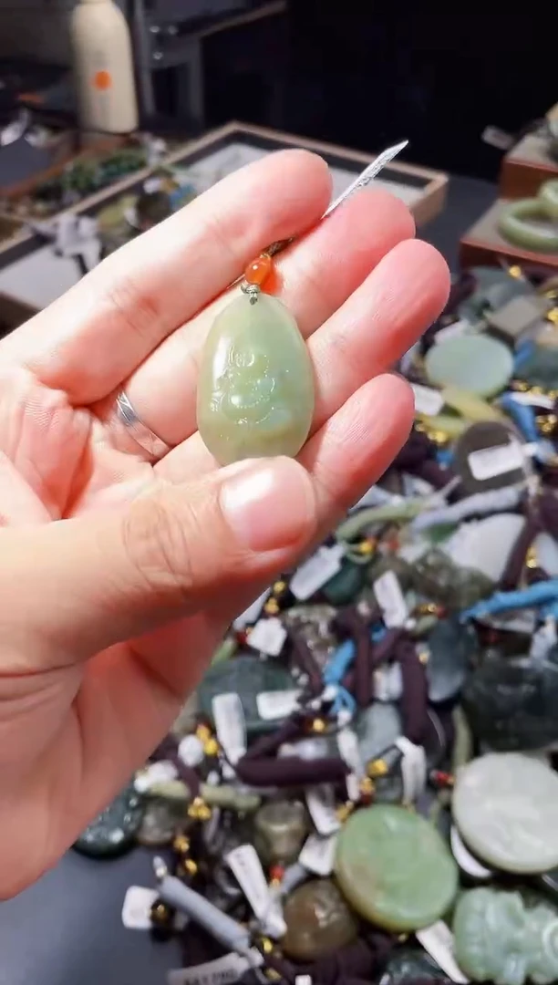 和田玉未镶嵌颈饰拍一发一