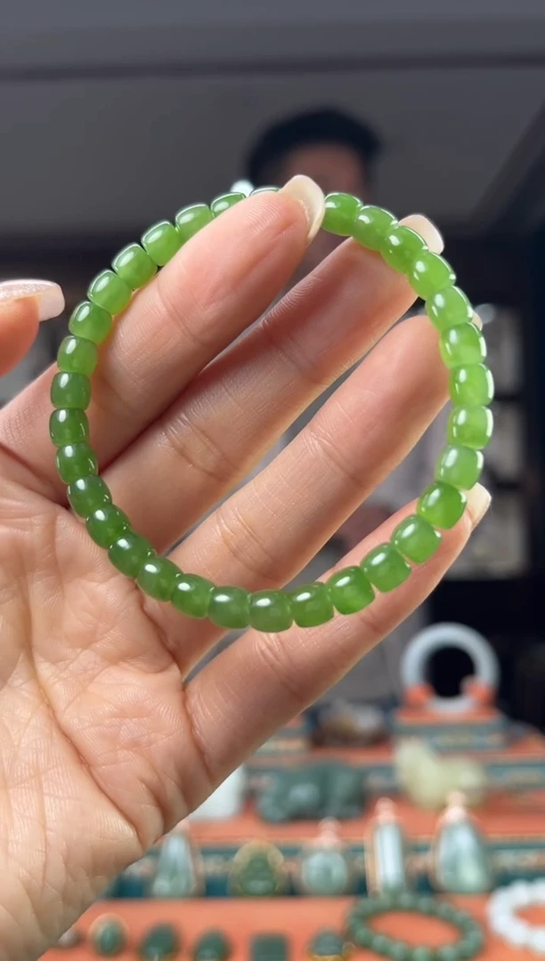 颈饰未镶嵌和田玉佩佩6mm左右