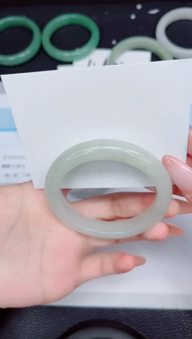 石英质玉手镯未镶嵌133-56.5