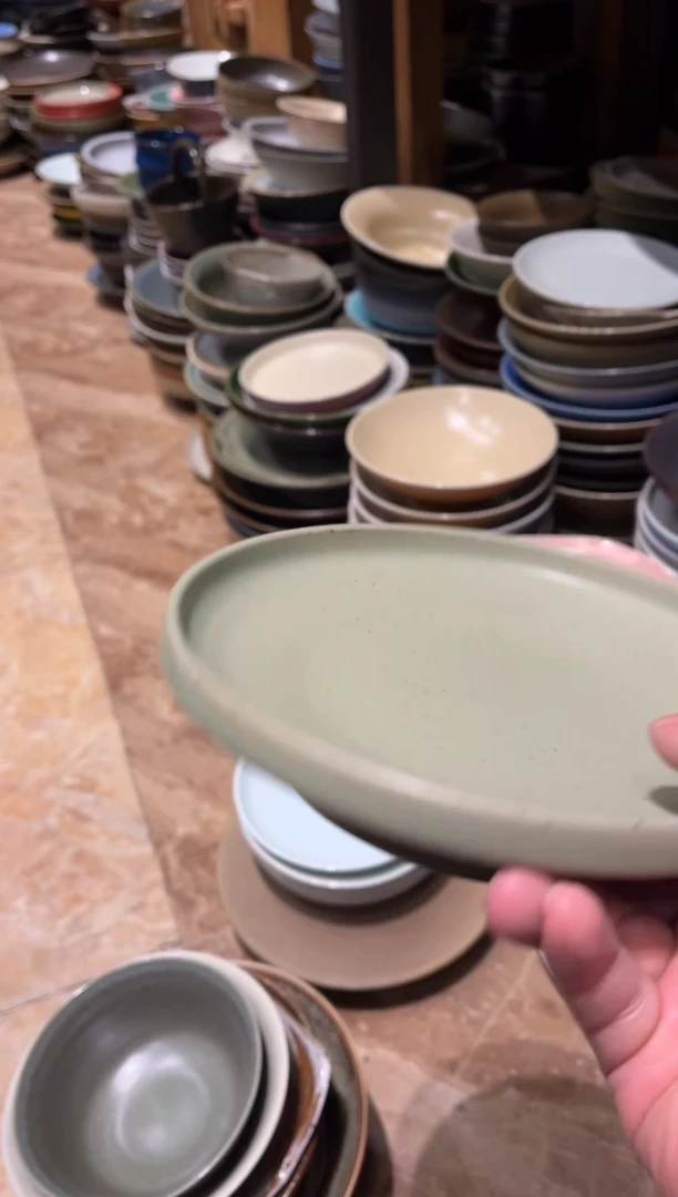 【闪购商品】瓷片517绿影手工立口盘1个