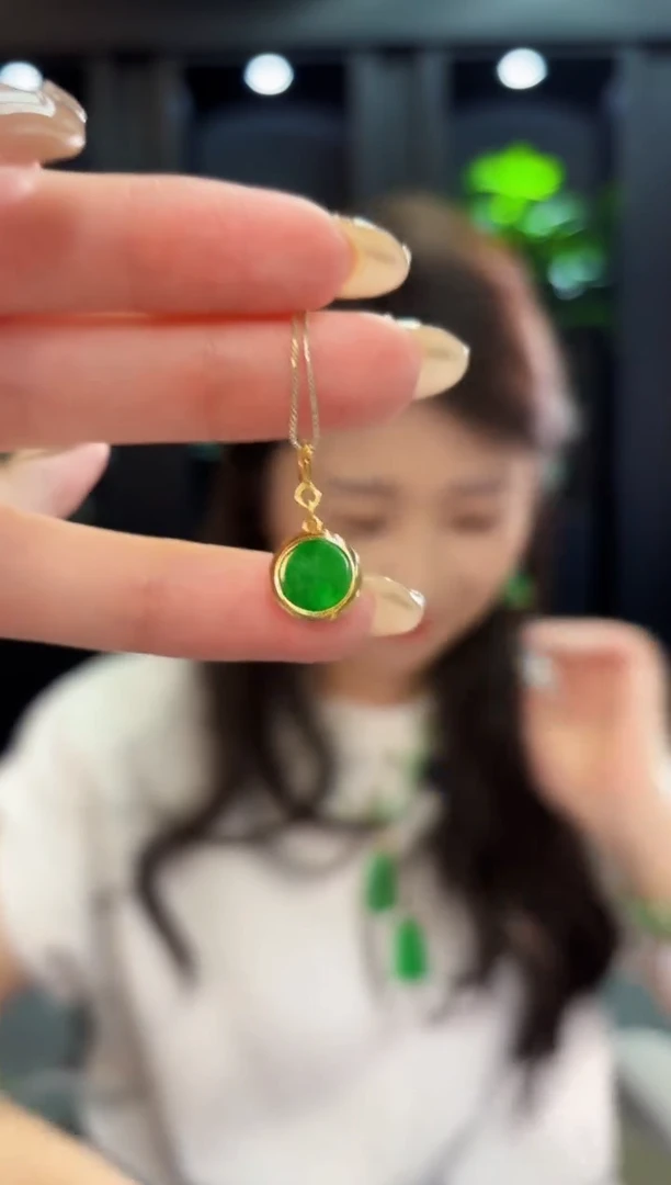 翡翠未镶嵌吊坠(不含链)u缅料A货/多样性发货/一件