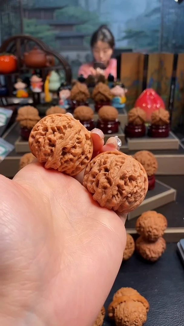 【闪购商品】文玩核桃吊坠K544苹果园42