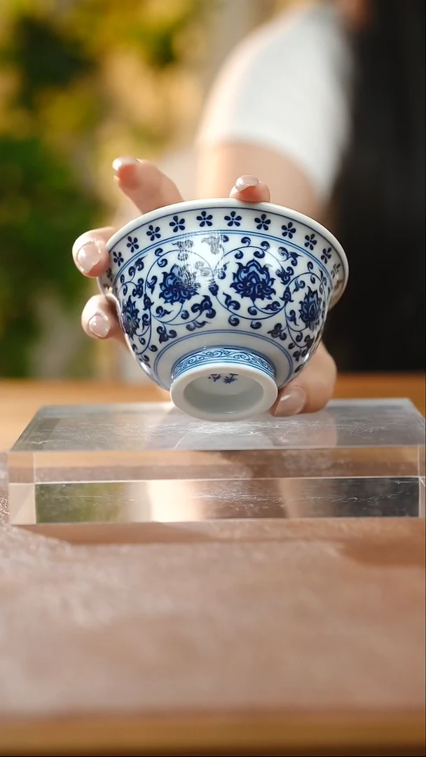 杯子仿清缠枝莲压手100cc