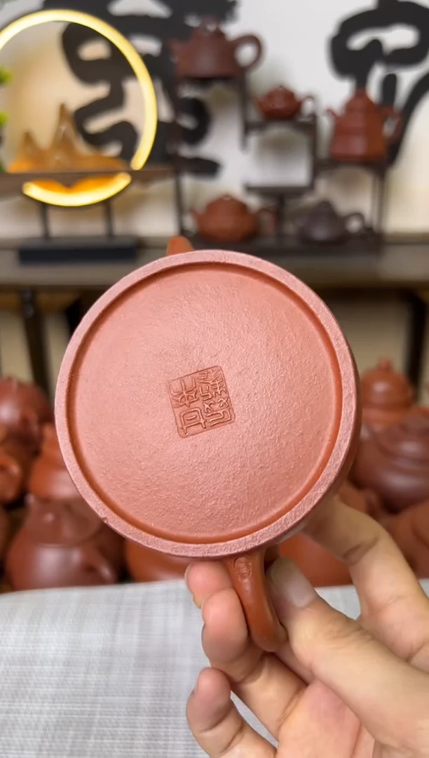 茶壶段泥寻**鱼红降坡一片瓦壶150CC微瑕