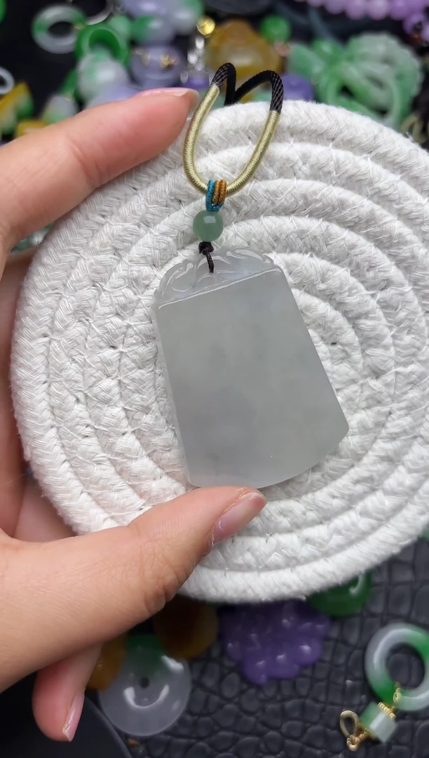 颈饰未镶嵌翡翠缅甸翡翠吊坠