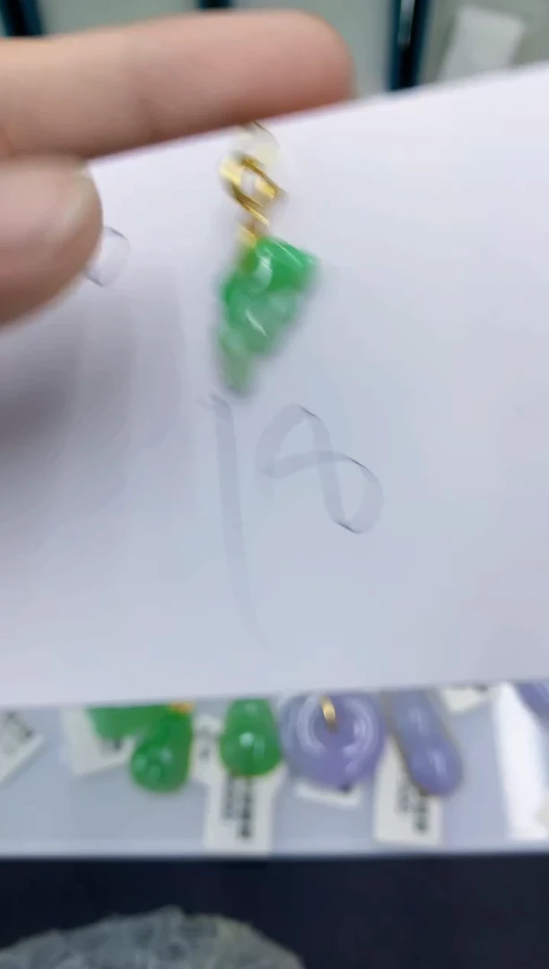 翡翠未镶嵌颈饰缅甸A货翡翠
