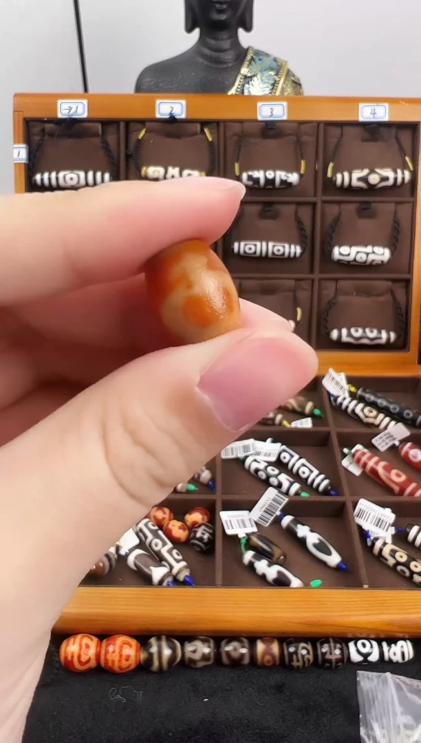 玛瑙/玉髓（覆膜）颈饰未镶嵌8.（微瑕随机发货）