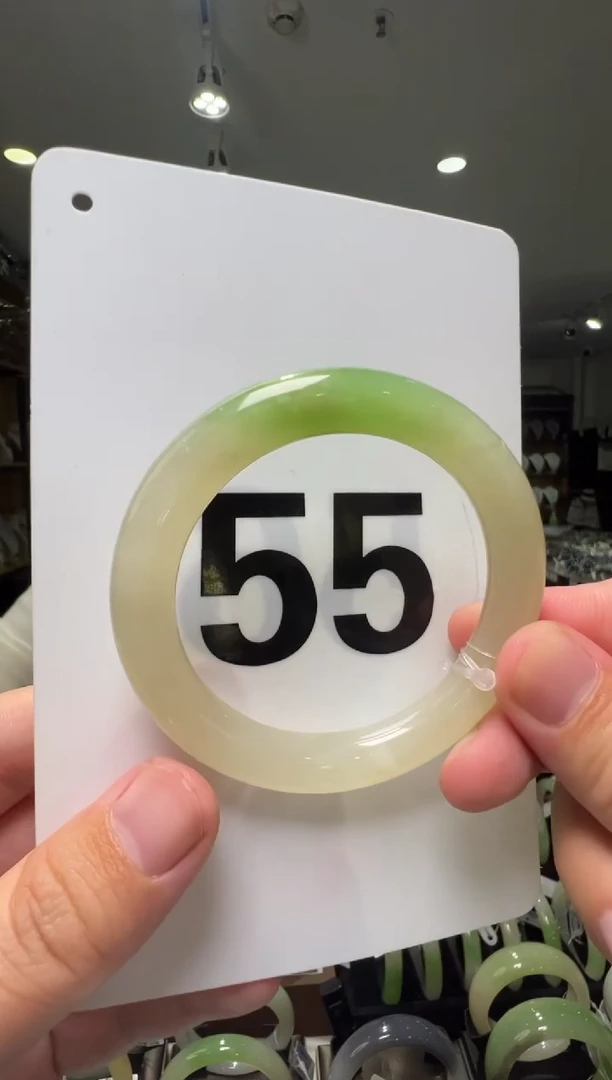 【闪购商品】和田玉手镯未镶嵌55圈口胖圆条翠青手镯