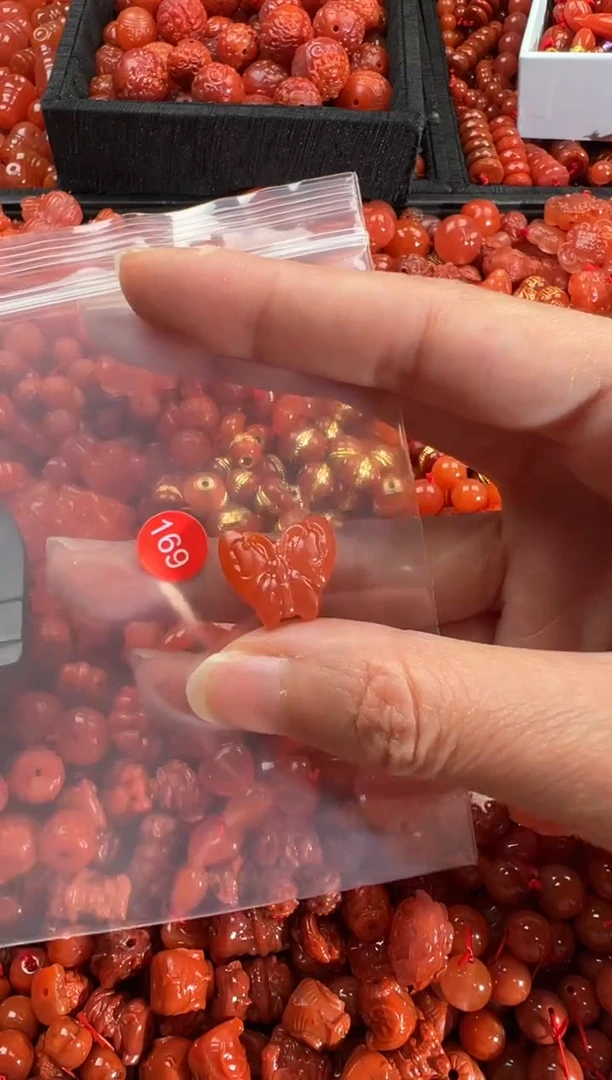 【闪购商品】南红玛瑙颈饰未镶嵌1