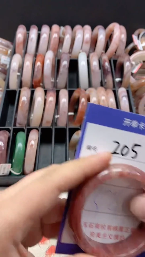 【闪购商品】石英质玉手镯未镶嵌205