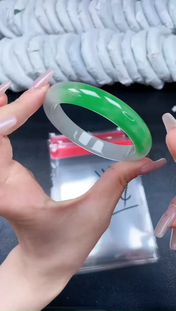 拍下以实物为准 225-56.4