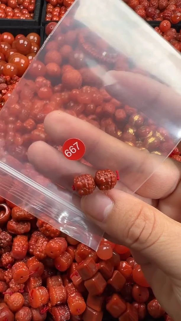 南红玛瑙未镶嵌颈饰1