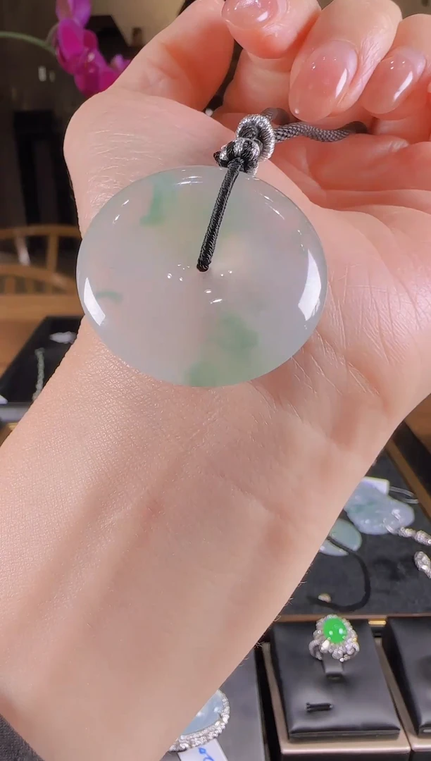 【闪购商品】翡翠吊坠(不含链)18K金镶嵌冰飘绿花平安扣