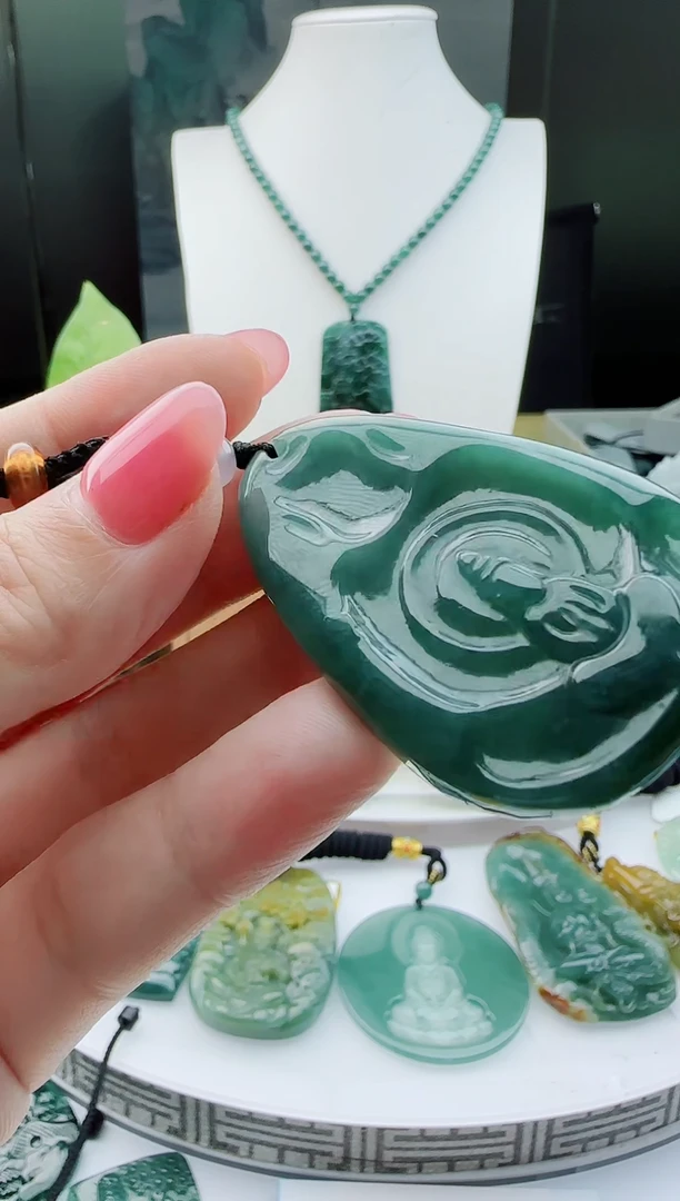 【闪购商品】翡翠颈饰未镶嵌多样性随机一件发货