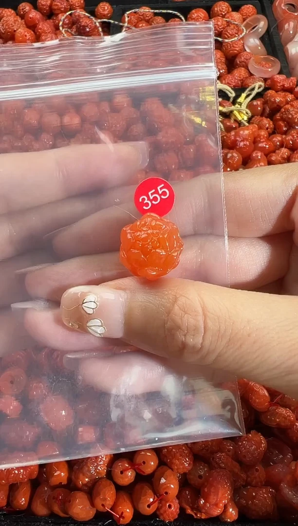 颈饰未镶嵌南红玛瑙1