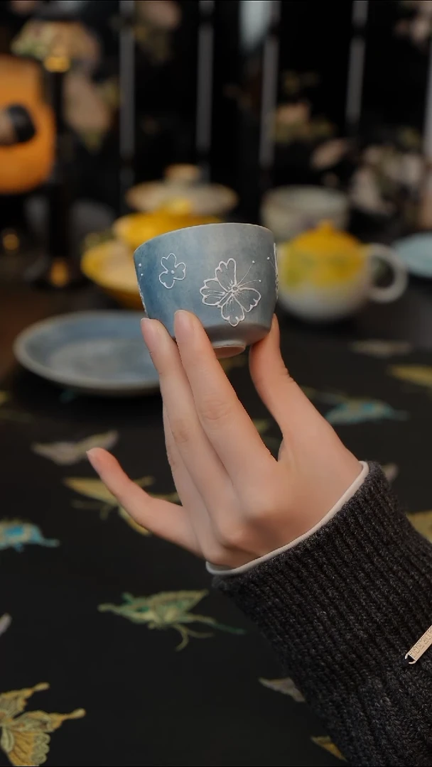 素岚蝶舞   客杯