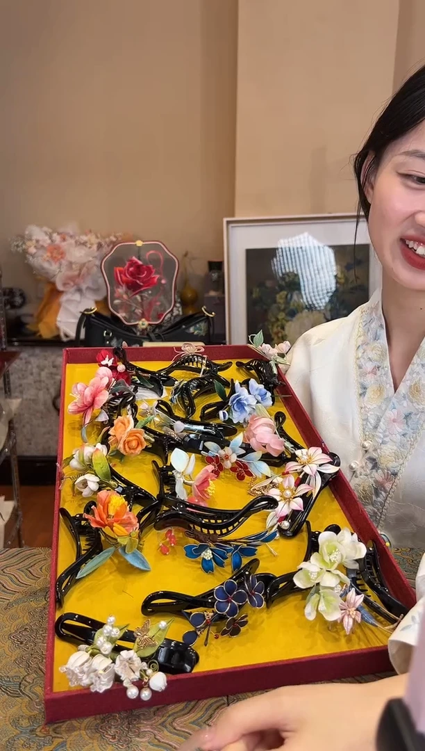 刺绣瞎盒 非遗绒花（发饰）